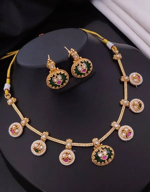 JEWELLERY_SET_FOR_GIRLS_AND_WOMAN