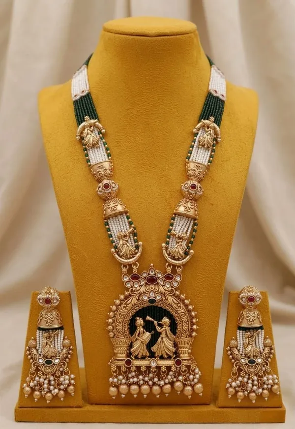 New_latest_stylish_jewellery_set_for_girls_and_woman