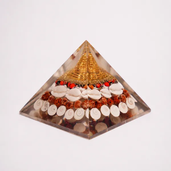 Gold_Plated_Lakshmi_Yantra_Vastu_Pyramid