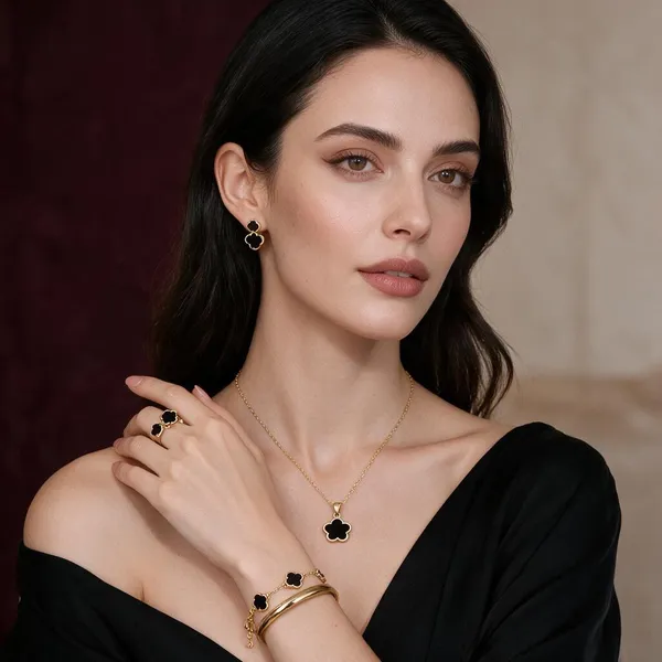 Gold_Tone_Alloy_Black_Clover_Jewellery_Set_For_Women