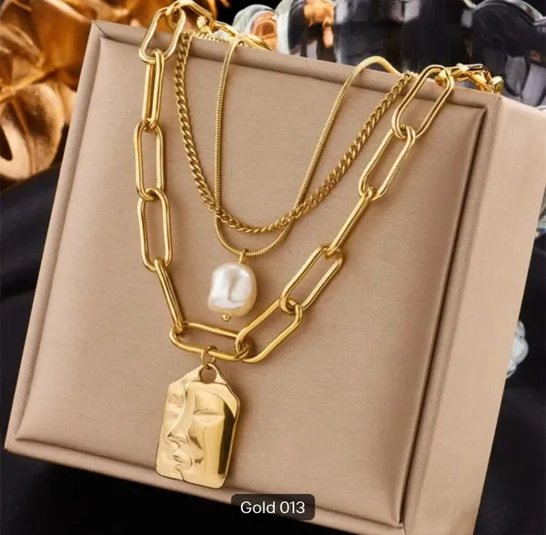 Gold_Tone_Alloy_Layered_Pearl_Drop_Face_Pendant_Necklace_For_Women