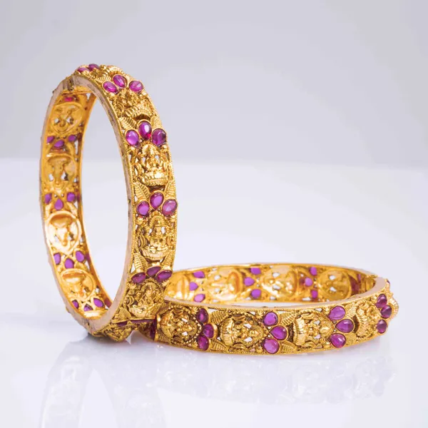 Elegant_Gold_Plated_Temple_Bangle_K_989_Red