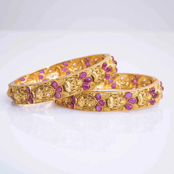 Elegant_Gold_Plated_Temple_Bangle_K_989_Red