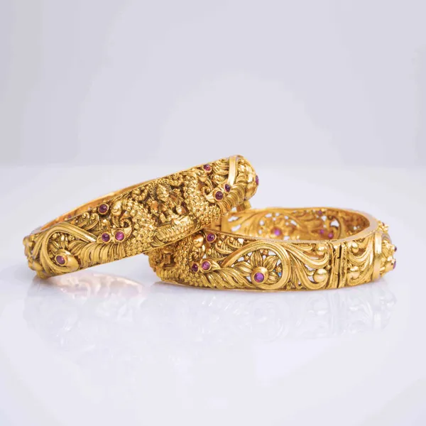 Divine_Lakshmi_Antique_Gold_Plated_Temple_Bangle_V_442_Green