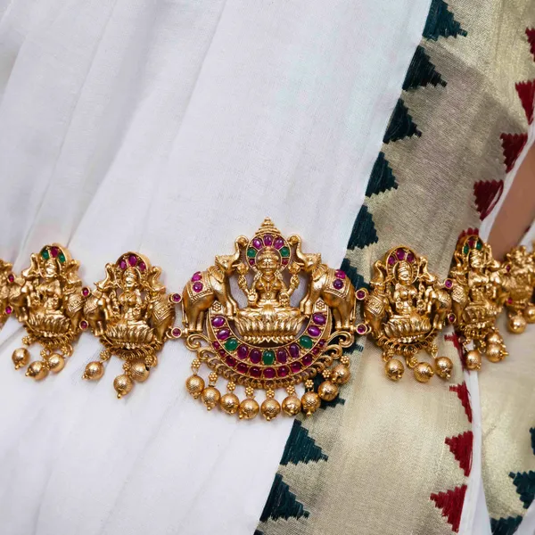 Laxmi_Inspired_Bridal_Waist_Belt_For_Special_Occasion_P_836_Red