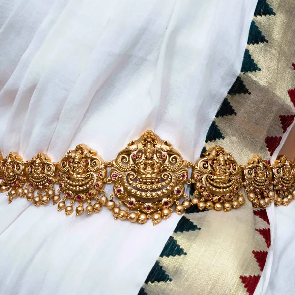 Handcrafted_South_Indian_Style_Kamar_Bhand_With_Goddess_Lakshmi_V_1279_Red