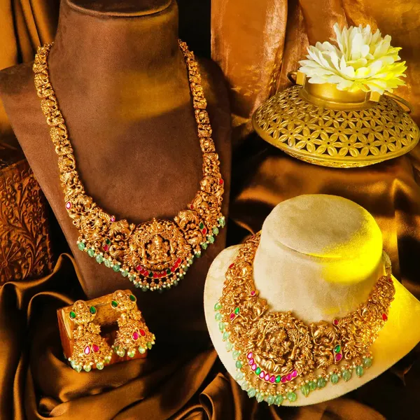 Divine_Laxmi_Gold_Plated_Temple_Necklace_Set_J_71n_Green