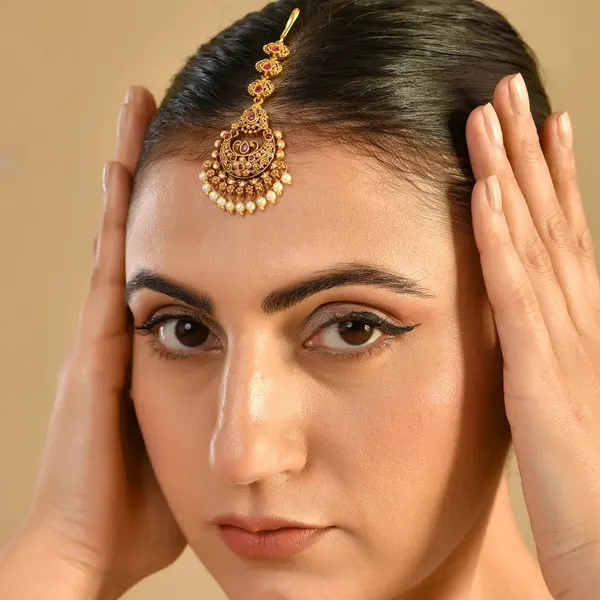 Stunning_Antique_Finish_Gold_Plated_Maang_Tikka_T_11_Red