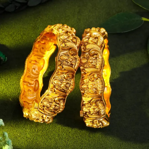 Antique_Gold_Plated_Lakshmi_Bangle_K_108_Gold