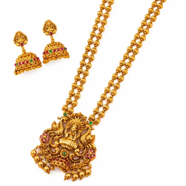 Modern_Minimal_Gold_Pendant_Set_Everyday_Ethnic_Elegance_Red
