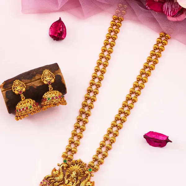 Modern_Minimal_Gold_Pendant_Set_Everyday_Ethnic_Elegance_Green