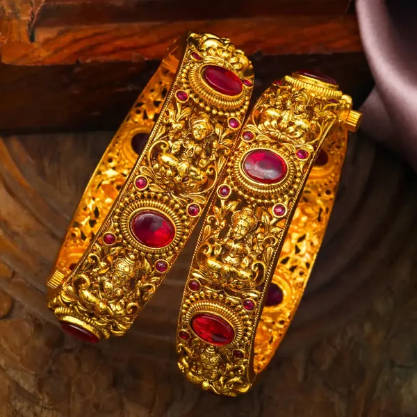 Lakshmi_Kundan_Temple_Bangles_V_1830_Red