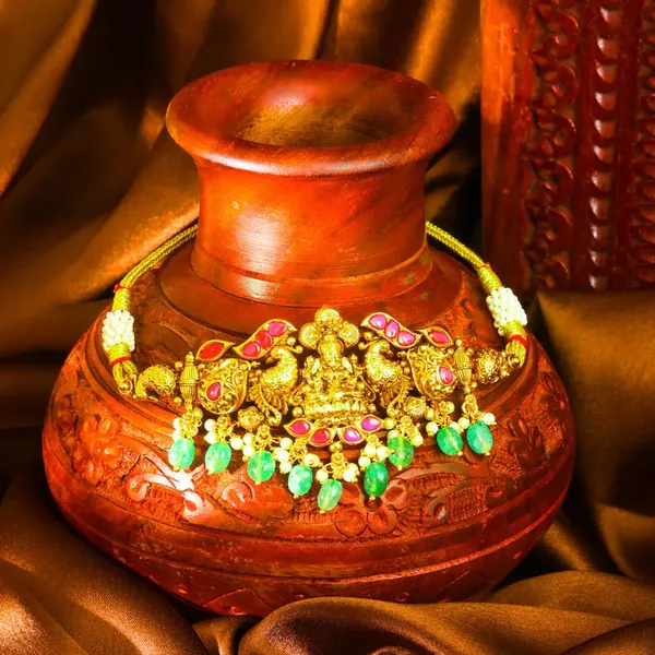 Lakshmi_Temple_Jewellery_Bridal_Choker_Set_With_Green_Beads_J_531_Red