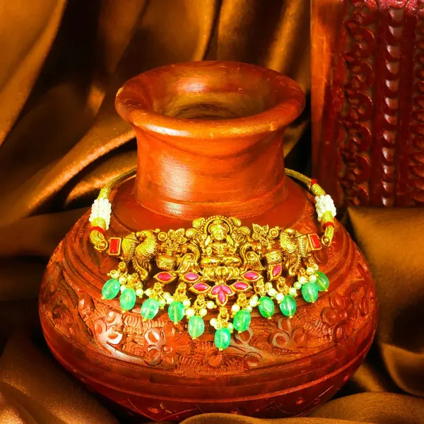 Lakshmi_Antique_Temple_Jewellery_Bridal_Choker_With_Green_Stone_Drops_J_480_Red