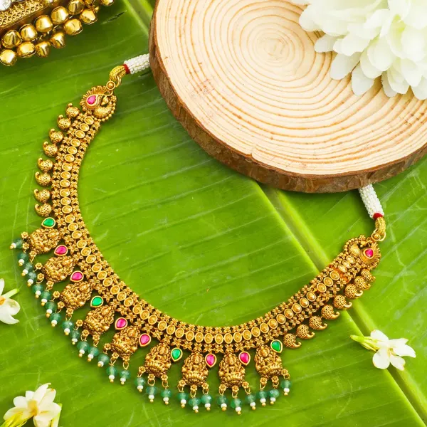 Soundarya_Kasu_Temple_Jewellery_Choker_Set_For_Festive_Ethnic_Wear_J_703_Green