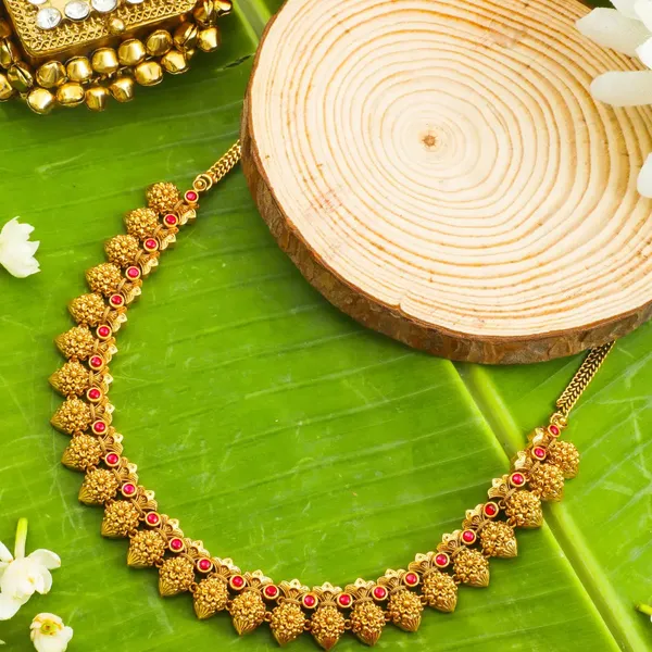 Devi_Bindu_Temple_Jewellery_Short_Necklace_Set_With_Stone_Detailing_J_949_Red