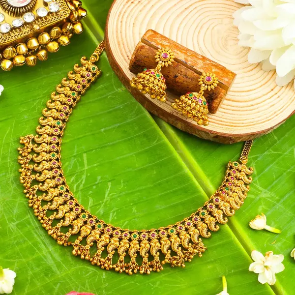 Mayura_Dwiranga_Temple_Jewellery_Short_Necklace_Set_With_Dual_Tone_K_1872_Red