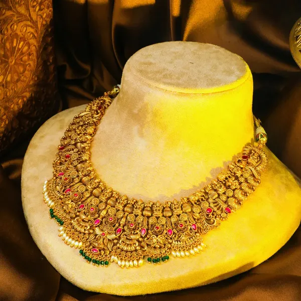 Swarna_Manga_Kamalam_Kanti_Short_Necklace_Set_Gold_Plated_Temple_Red