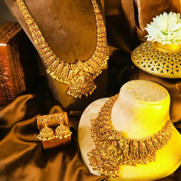 Swarna_Antique_Manga_Haar_Combo_Necklace_Set_Gold_Plated_Temple_J_1049n_Red