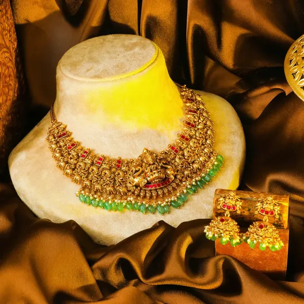 Navaratna_Pachi_Swarna_Mala_Short_Necklace_Set_Gold_Plated_Temple_J_1037_Red