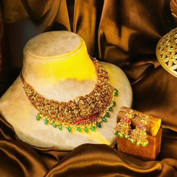 Manga_Swarna_Navaratna_Kanti_Short_Necklace_Set_Gold_Plated_Temple_J_1015_Red