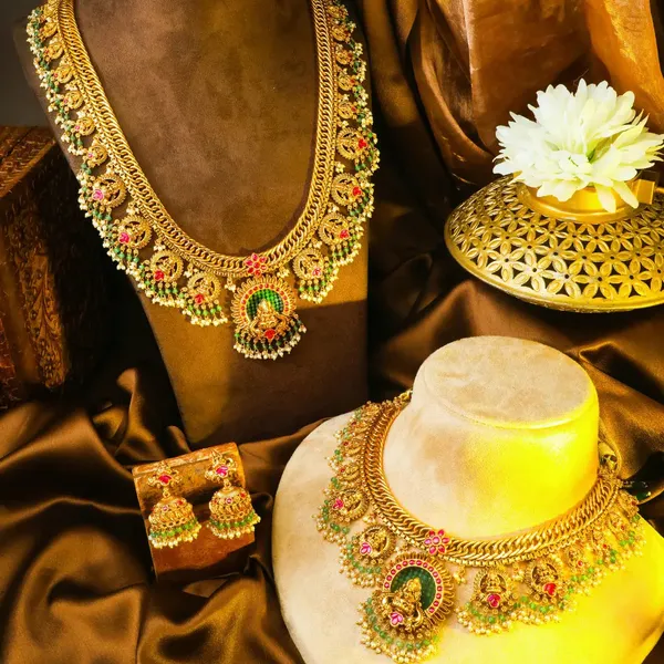 Muthu_Pachi_Swarna_Haar_Combo_Necklace_Set_Gold_Plated_Temple_J_836n_Red