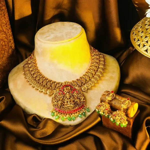 Antique_Swarna_Kamalam_Haar_Short_Necklace_Set_Gold_Plated_Temple_Red