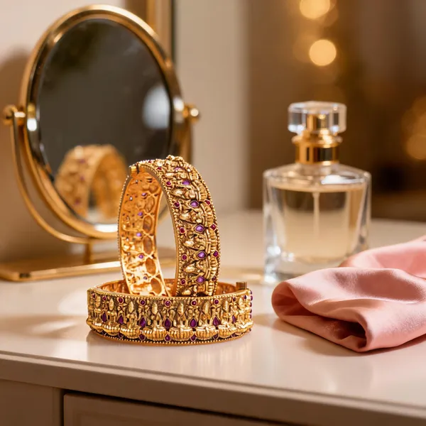 Handcrafted_Lakshmi_Gold_Plated_Bangle_Red