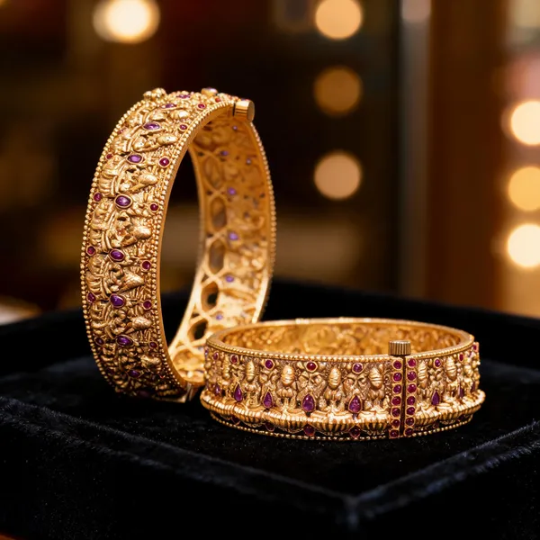 Handcrafted_Lakshmi_Gold_Plated_Bangle_Red