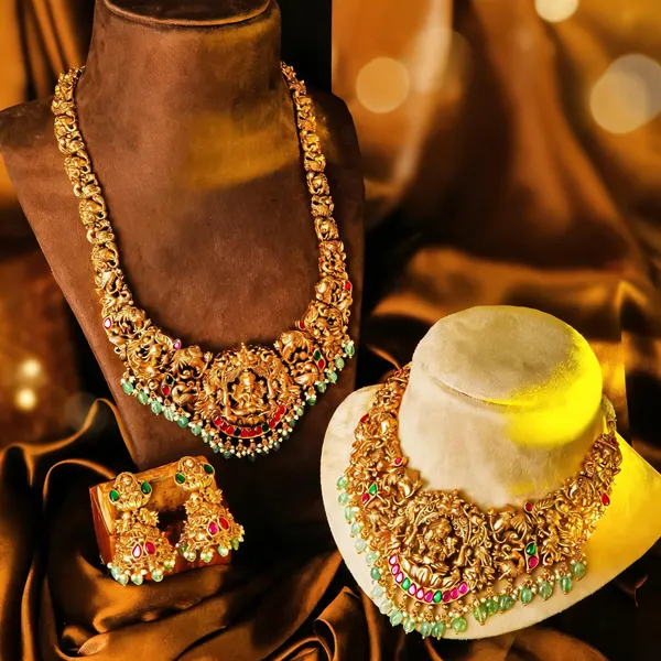 Divine_Lakshmi_Gold_Plated_Temple_Necklace_Set_Green