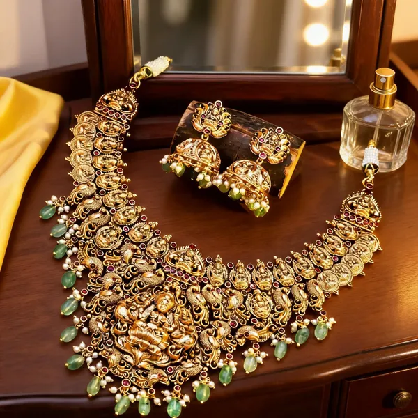 Antique_Necklace_Set_Mint