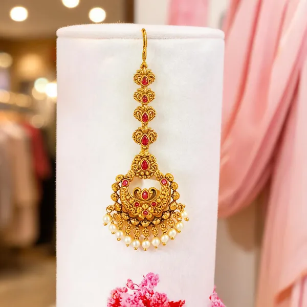 Stunning_Antique_Finish_Gold_Plated_Maang_Tikka_Red
