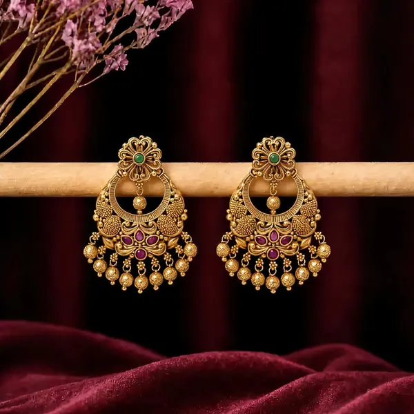 Antique_Gold_Plated_Temple_Chandbali_Red