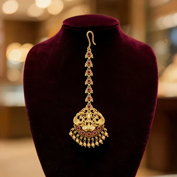 Sacred_Lakshmi_Temple_Maang_Tikka_Red