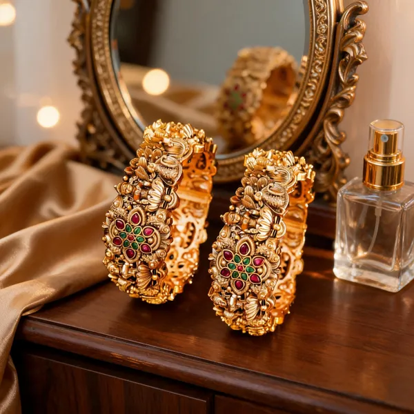 Divine_Lakshmi_Antique_Temple_Bangle_Green