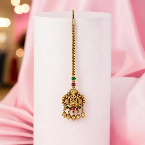 Antique_Gold_Plated_Maang_Tikka_With_Lakshmi_Motif_Green