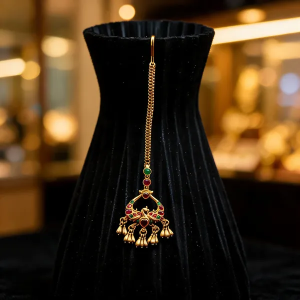 Antique_Gold_Plated_Maang_Tikka_With_Peacock_Design_Green