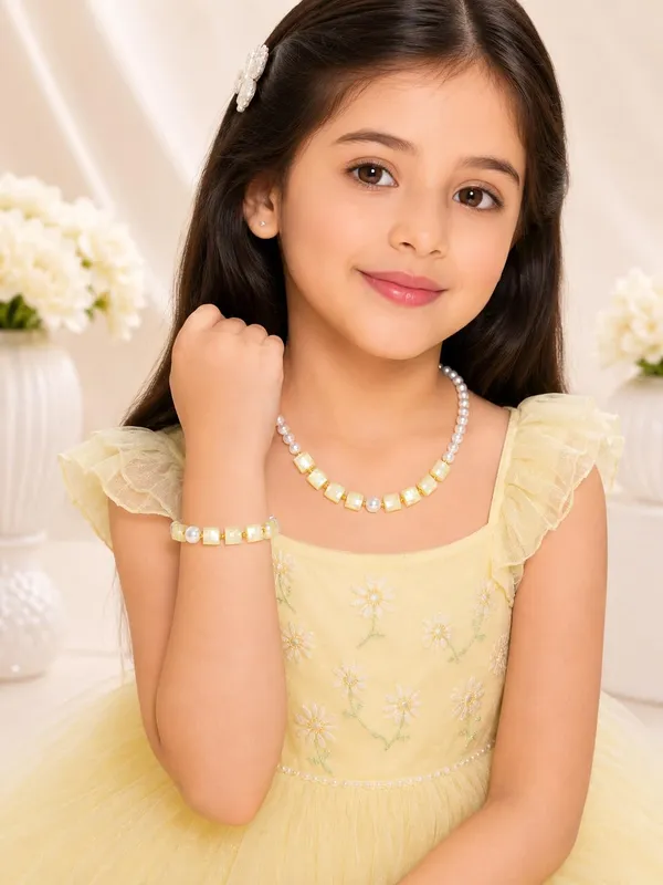 Yellow_Plastic_Pearl_Beaded_Necklace_Bracelet_Set_For_Girls