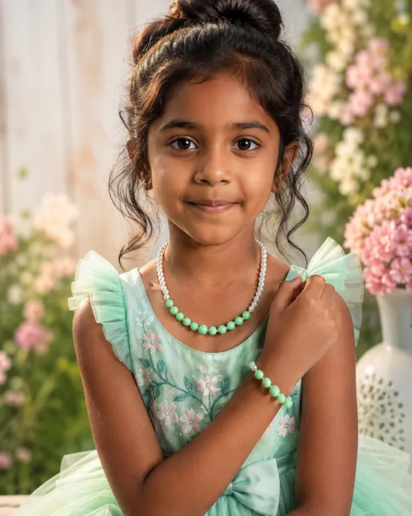 Green_Acrylic_Beaded_Necklace_Bracelet_Jewellery_Set_For_Girls