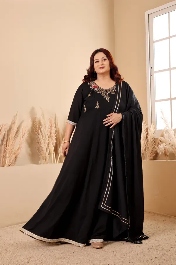 Georgette_Handwork_Embroidered_Gown