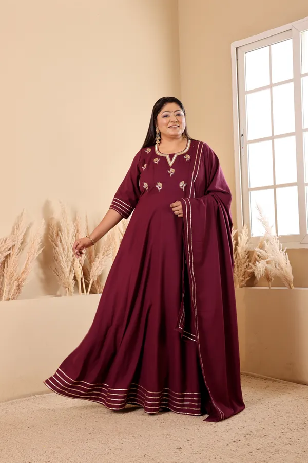 Georgette_Handwork_Embroidered_Gown
