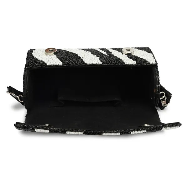 Black_And_White_Beaded_Clutch_Bag_For_Women
