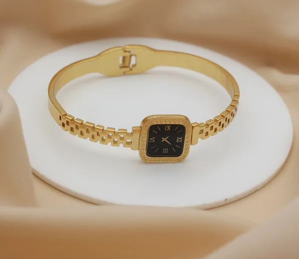 Gold_Tone_Bracelet_Watch_For_Women