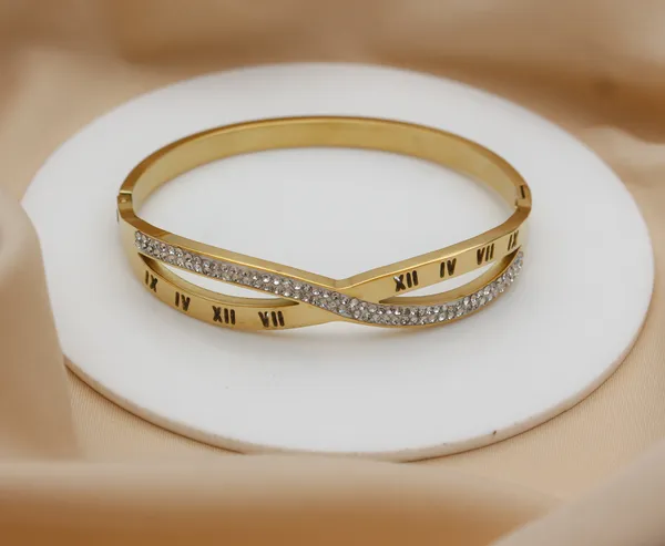 Gold_Tone_Roman_Numeral_Crystal_Bracelet_For_Women
