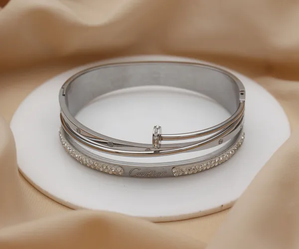 Silver_Tone_Crystal_Embellished_Bangle_For_Women