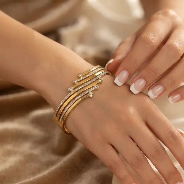 Gold_Tone_Crystal_Embellished_Bangle_Bracelet_For_Women