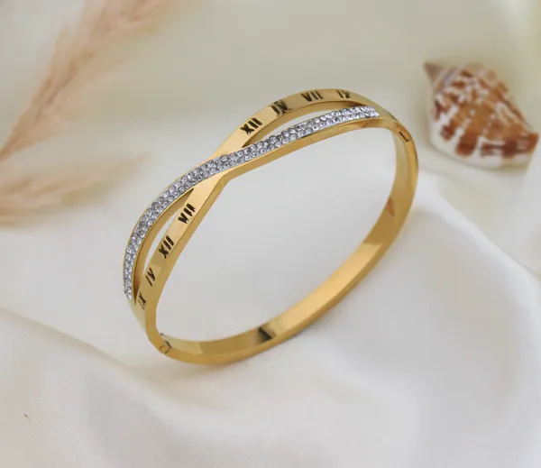 Gold_Tone_Roman_Numeral_Crystal_Bracelet_For_Women