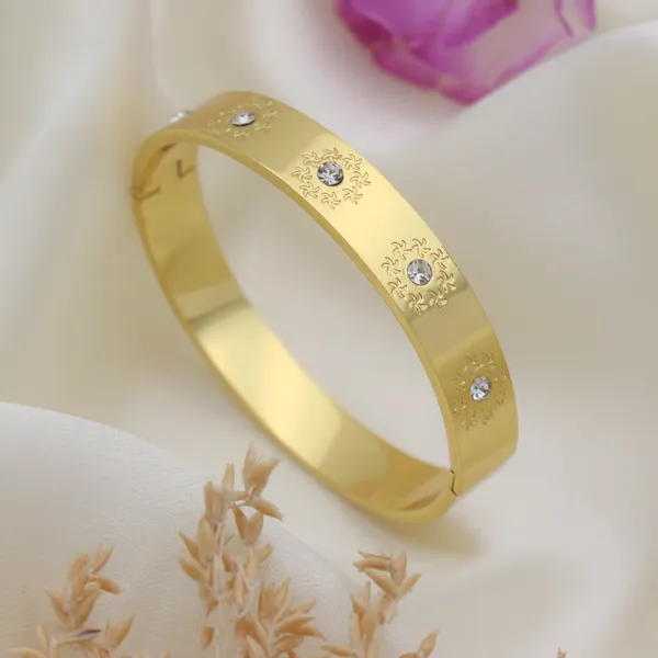 Gold_Tone_Studded_Bangle_For_Women