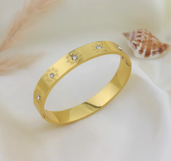 Gold_Tone_Studded_Bangle_For_Women