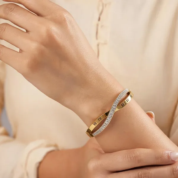 Gold_Tone_Roman_Numeral_Crystal_Bracelet_For_Women